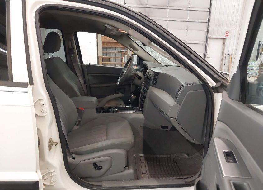 Photo 5 of 2006 Jeep Grand CHEROKEE LAREDO (VIN 1J4GR48K46C163415)