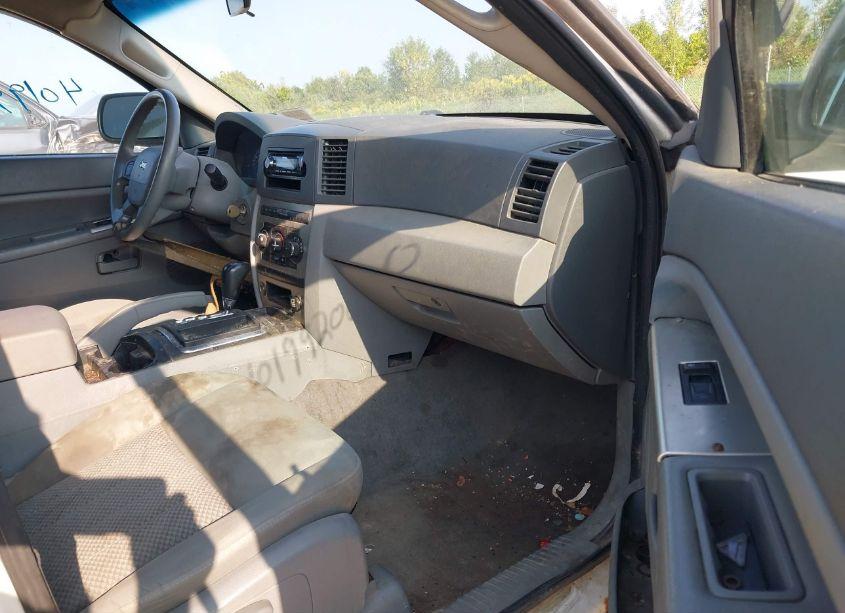 Photo 5 of 2005 Jeep Grand CHEROKEE LAREDO (VIN 1J4GR48K55C583859)