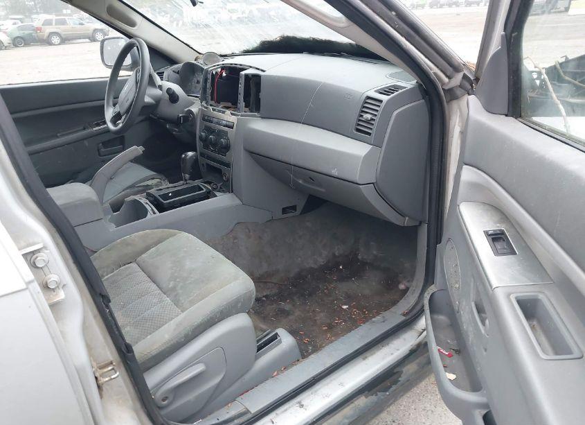 Photo 5 of 2005 Jeep Grand CHEROKEE LAREDO (VIN 1J4GR48K55C606315)