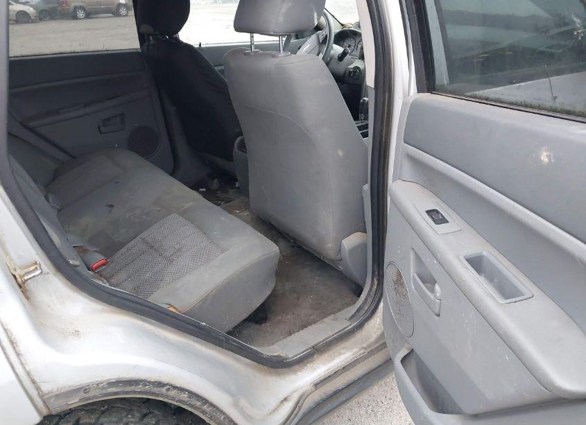 Photo 8 of 2005 Jeep Grand CHEROKEE LAREDO (VIN 1J4GR48K55C606315)