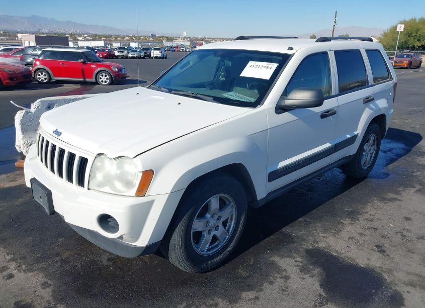 Photo 2 of 2005 Jeep Grand CHEROKEE LAREDO (VIN 1J4GR48K55C658883)