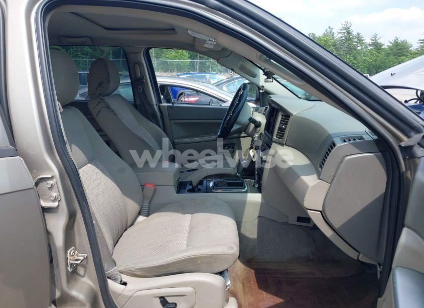 Photo 5 of 2005 Jeep Grand CHEROKEE LAREDO (VIN 1J4GR48K55C693357)