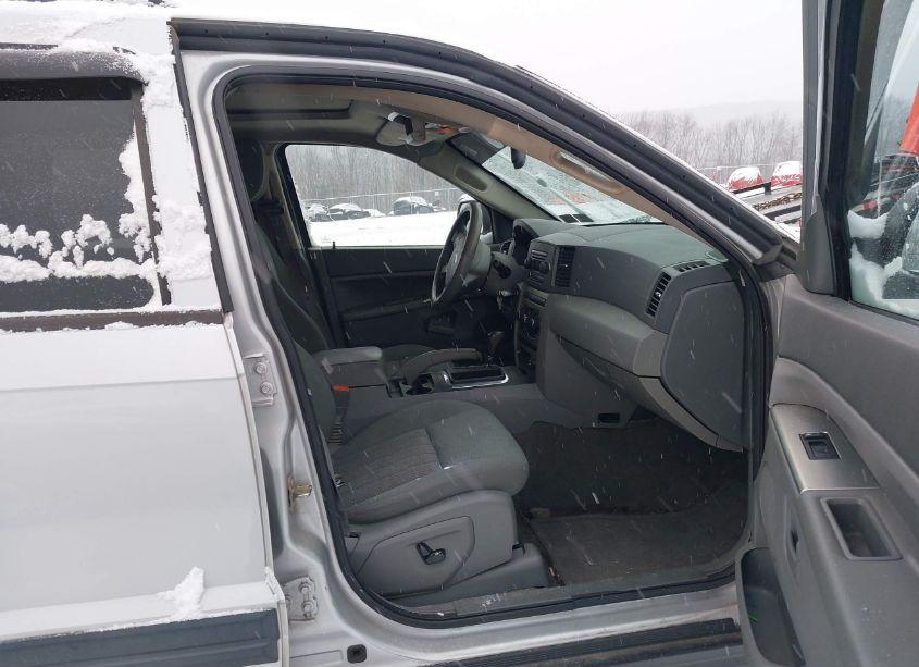 Photo 5 of 2005 Jeep Grand CHEROKEE LAREDO (VIN 1J4GR48K65C501623)