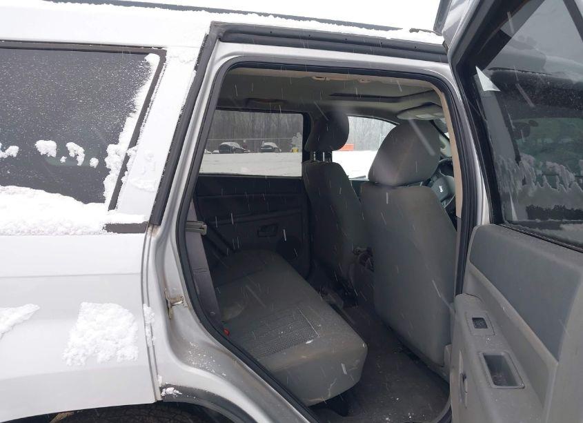 Photo 8 of 2005 Jeep Grand CHEROKEE LAREDO (VIN 1J4GR48K65C501623)