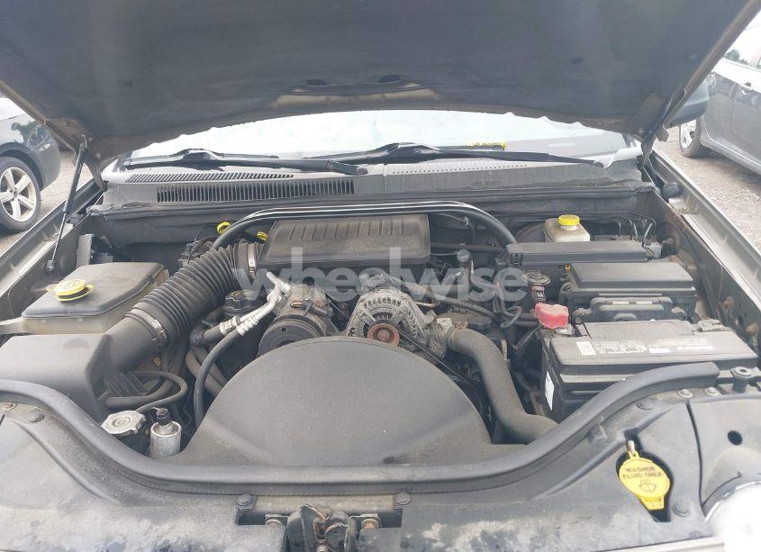 Photo 10 of 2005 Jeep Grand CHEROKEE LAREDO (VIN 1J4GR48K65C513268)