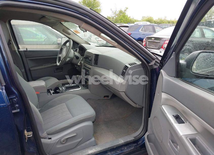 Photo 5 of 2005 Jeep Grand CHEROKEE LAREDO (VIN 1J4GR48K65C516459)