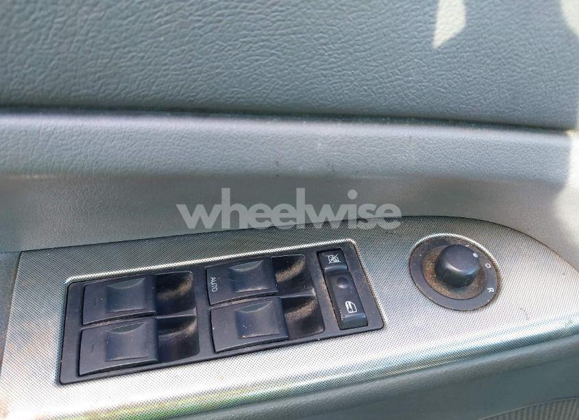 Photo 13 of 2005 Jeep Grand CHEROKEE LAREDO (VIN 1J4GR48K65C562857)