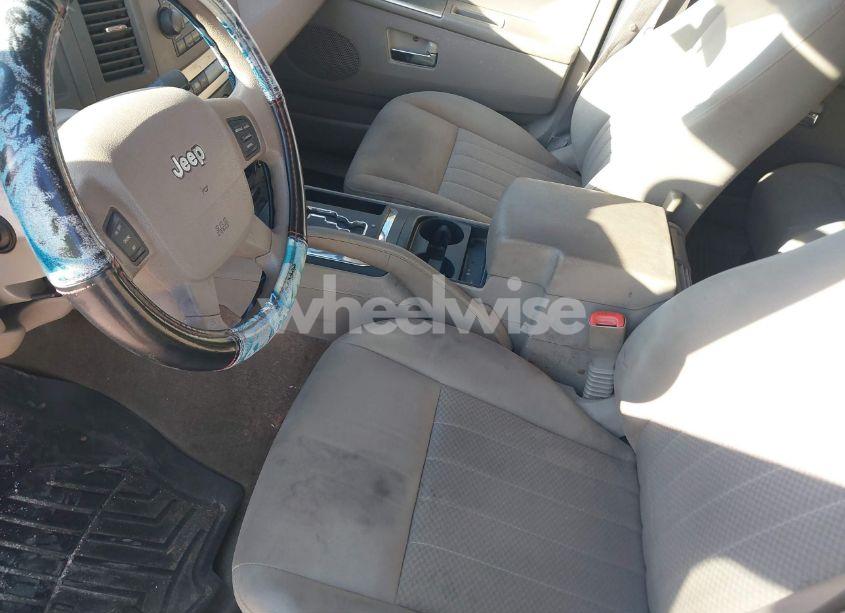 Photo 13 of 2005 Jeep Grand CHEROKEE LAREDO (VIN 1J4GR48K65C714751)