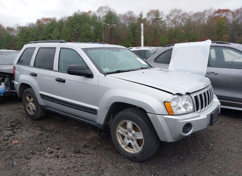 2005 Jeep Grand CHEROKEE LAREDO (VIN 1J4GR48K75C596774) main photo