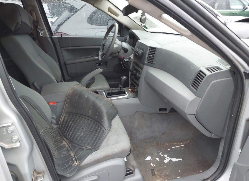 Photo 5 of 2005 Jeep Grand CHEROKEE LAREDO (VIN 1J4GR48K75C596774)