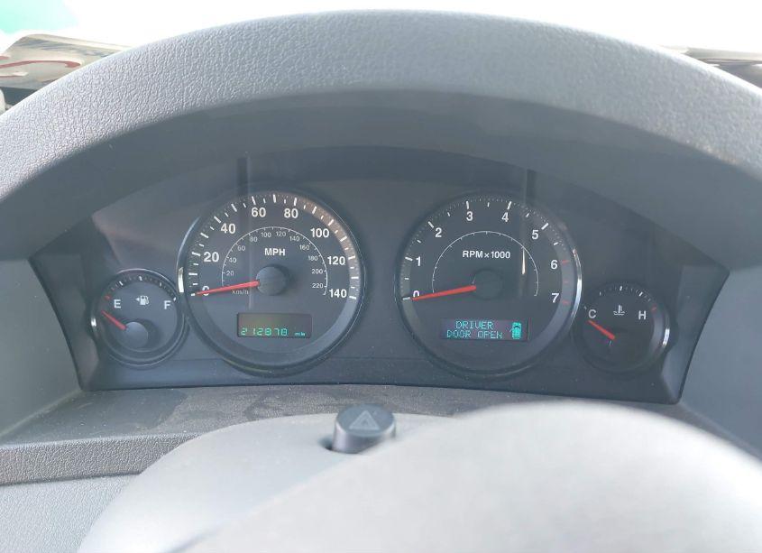 Photo 7 of 2005 Jeep Grand CHEROKEE LAREDO (VIN 1J4GR48K75C596774)