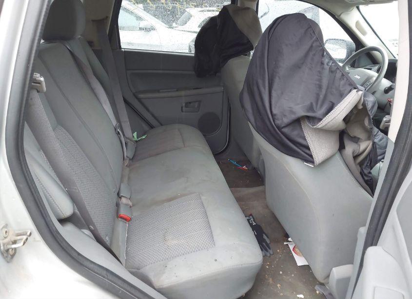 Photo 8 of 2005 Jeep Grand CHEROKEE LAREDO (VIN 1J4GR48K75C596774)