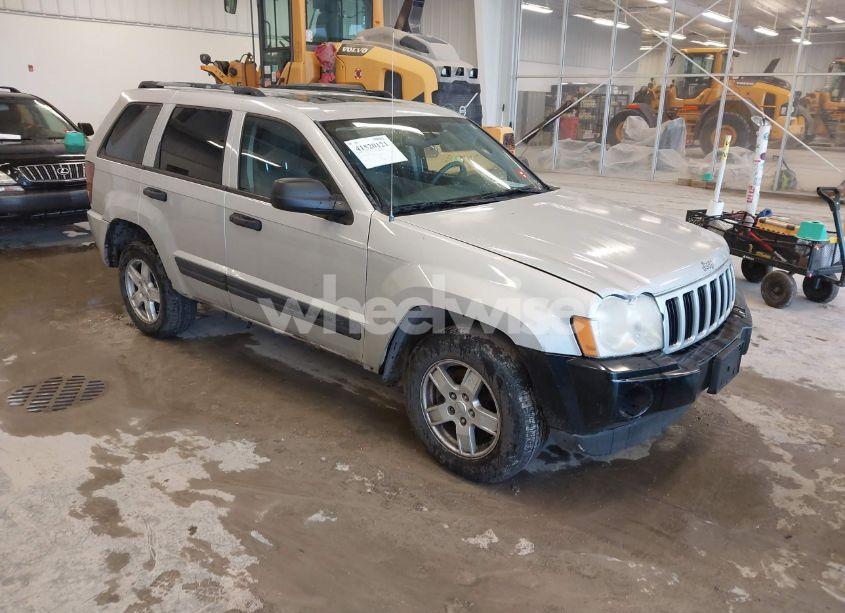 2005 Jeep Grand CHEROKEE LAREDO (VIN 1J4GR48K75C672932) main photo