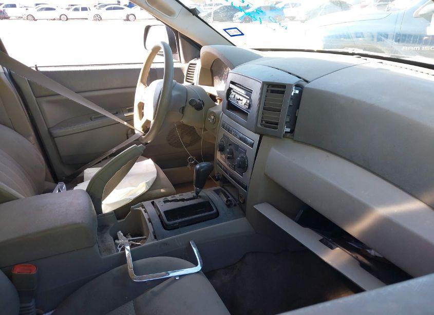 Photo 5 of 2005 Jeep Grand CHEROKEE LAREDO (VIN 1J4GR48K75C693828)