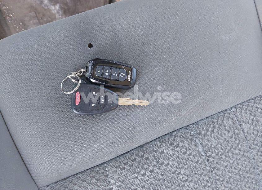 Photo 11 of 2005 Jeep Grand CHEROKEE LAREDO (VIN 1J4GR48K95C652391)