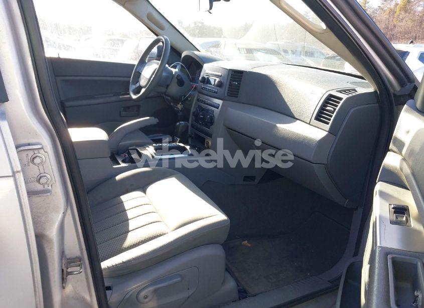 Photo 5 of 2005 Jeep Grand CHEROKEE LAREDO (VIN 1J4GR48K95C652391)