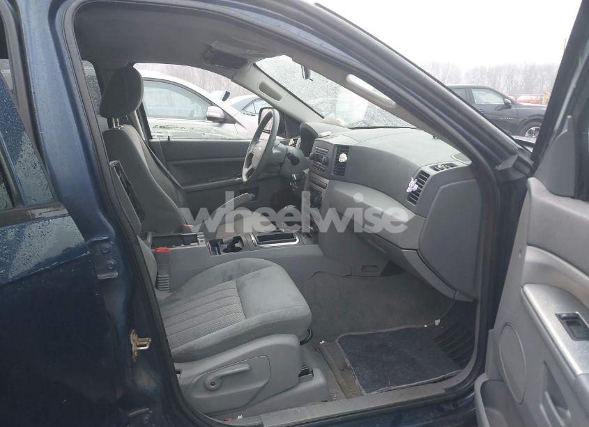 Photo 5 of 2005 Jeep Grand CHEROKEE LAREDO (VIN 1J4GR48K95C674777)