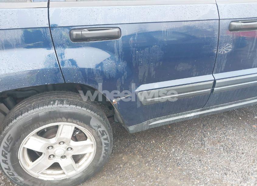 Photo 6 of 2005 Jeep Grand CHEROKEE LAREDO (VIN 1J4GR48K95C674777)