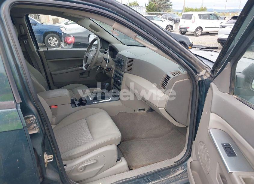 Photo 5 of 2005 Jeep Grand CHEROKEE LAREDO (VIN 1J4GR48KX5C509207)