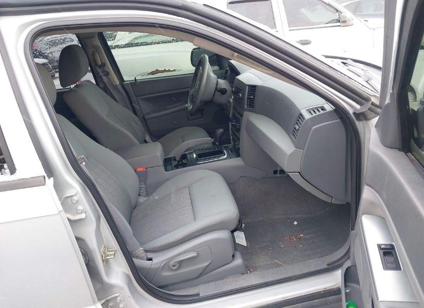 Photo 5 of 2005 Jeep Grand CHEROKEE LAREDO (VIN 1J4GR48KX5C536245)