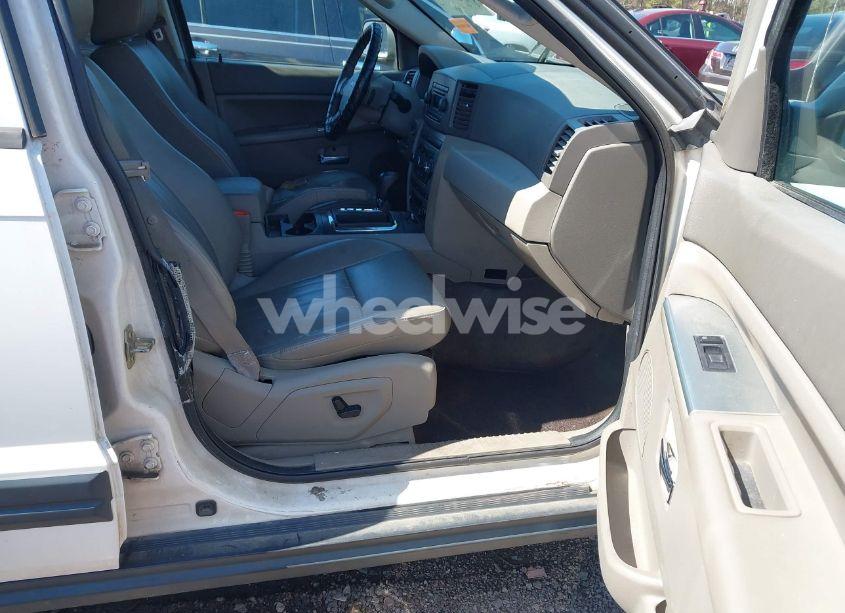 Photo 5 of 2005 Jeep Grand CHEROKEE LAREDO (VIN 1J4GS48K15C524778)