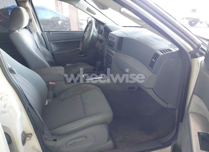 Photo 5 of 2005 Jeep Grand CHEROKEE LAREDO (VIN 1J4GS48K15C536705)