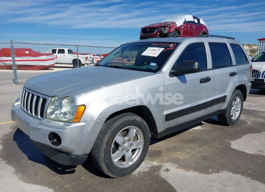 Photo 2 of 2005 Jeep Grand CHEROKEE LAREDO (VIN 1J4GS48K35C507044)
