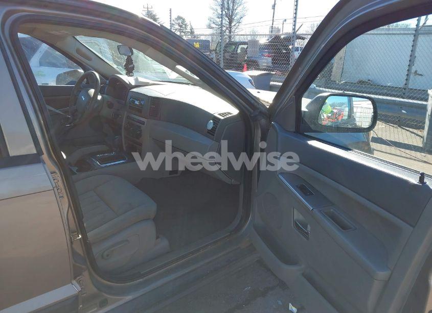 Photo 5 of 2006 Jeep Grand CHEROKEE LAREDO (VIN 1J4GS48KX6C193586)