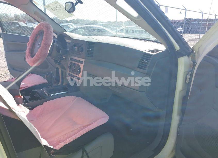 Photo 5 of 2005 Jeep Grand CHEROKEE LAREDO (VIN 1J4GS48N75C505209)