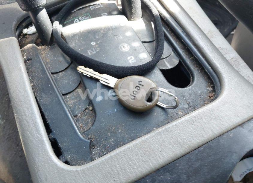 Photo 11 of 2004 Jeep Grand CHEROKEE LAREDO (VIN 1J4GW48N04C240409)