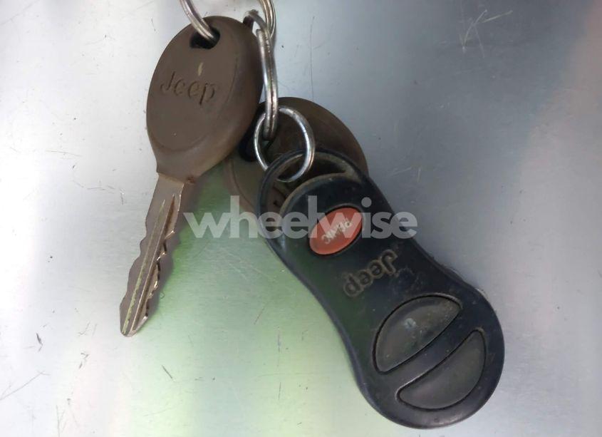 Photo 11 of 2004 Jeep Grand CHEROKEE LAREDO (VIN 1J4GW48N94C332649)