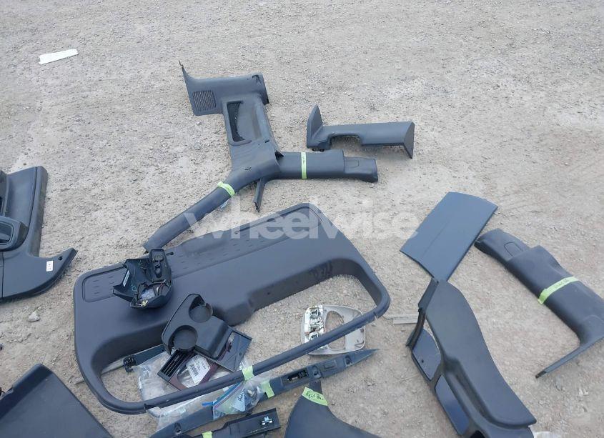 Photo 13 of 2001 Jeep Grand CHEROKEE LAREDO (VIN 1J4GW48S21C724583)