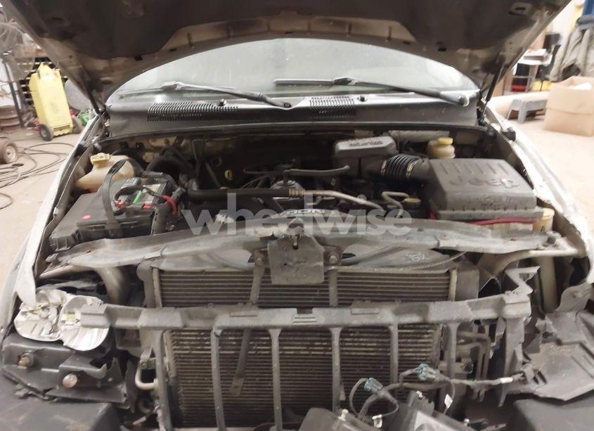 Photo 10 of 2004 Jeep Grand CHEROKEE LAREDO (VIN 1J4GW48S64C294903)