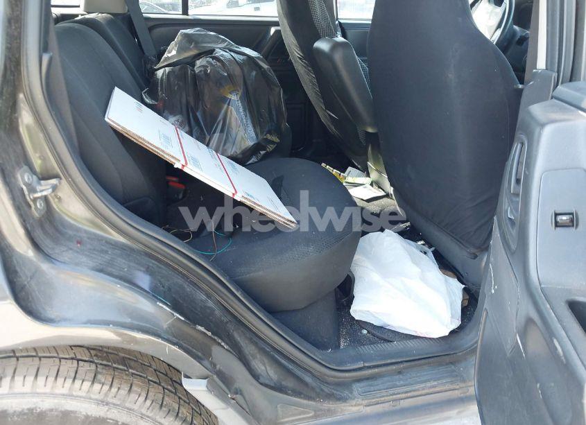 Photo 8 of 2004 Jeep Grand CHEROKEE LAREDO (VIN 1J4GW48S74C401022)