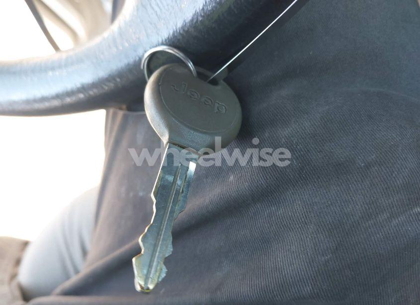 Photo 11 of 2004 Jeep Grand CHEROKEE LAREDO (VIN 1J4GW48S84C319994)