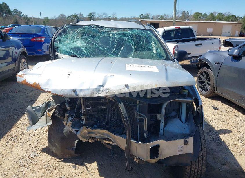 Photo 12 of 2004 Jeep Grand CHEROKEE LAREDO (VIN 1J4GW48S94C395238)