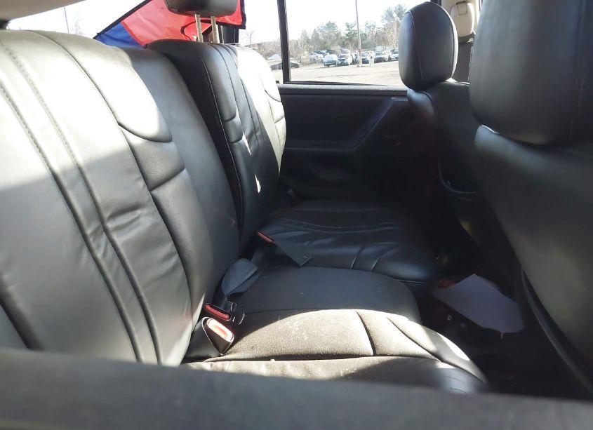 Photo 8 of 2004 Jeep Grand CHEROKEE LAREDO (VIN 1J4GW48SX4C253643)