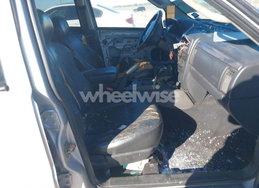 Photo 5 of 2004 Jeep Grand CHEROKEE LAREDO (VIN 1J4GX48NX4C403936)