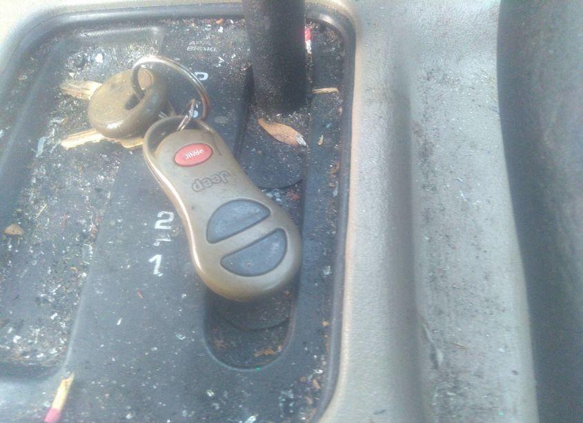 Photo 11 of 2004 Jeep Grand CHEROKEE LAREDO (VIN 1J4GX48S14C242348)