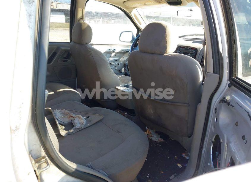 Photo 8 of 2004 Jeep Grand CHEROKEE LAREDO (VIN 1J4GX48SX4C214015)