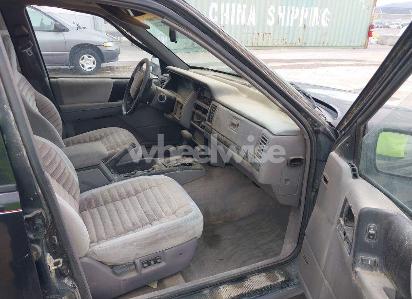 Photo 5 of 1994 Jeep Grand CHEROKEE LAREDO (VIN 1J4GZ58S2RC118838)