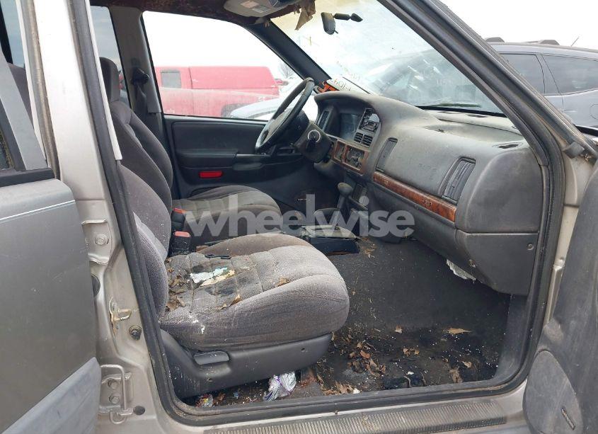 Photo 5 of 1997 Jeep Grand CHEROKEE LAREDO/TSI (VIN 1J4GZ58S4VC745129)