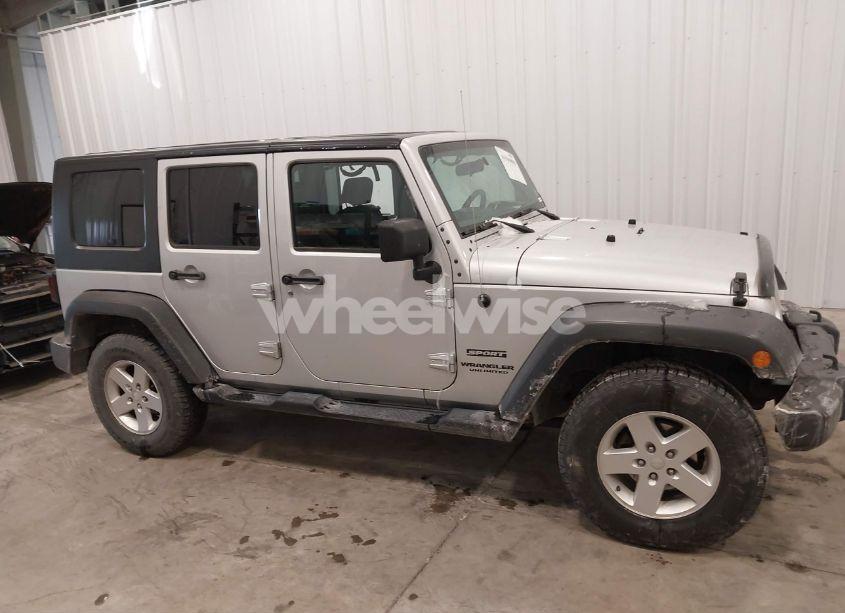 Photo 13 of 2010 Jeep Wrangler UNLIMITED SPORT (VIN 1J4HA3H15AL117324)