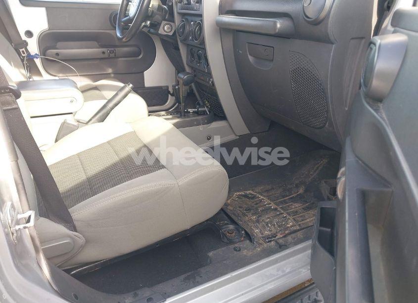 Photo 5 of 2010 Jeep Wrangler UNLIMITED SPORT (VIN 1J4HA3H15AL117324)