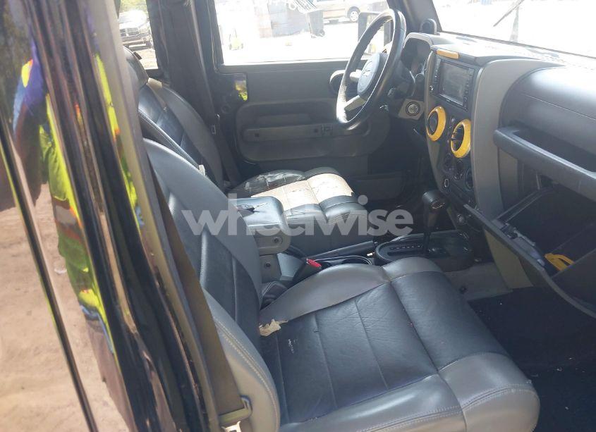 Photo 5 of 2010 Jeep Wrangler UNLIMITED SAHARA (VIN 1J4HA5H16AL145869)