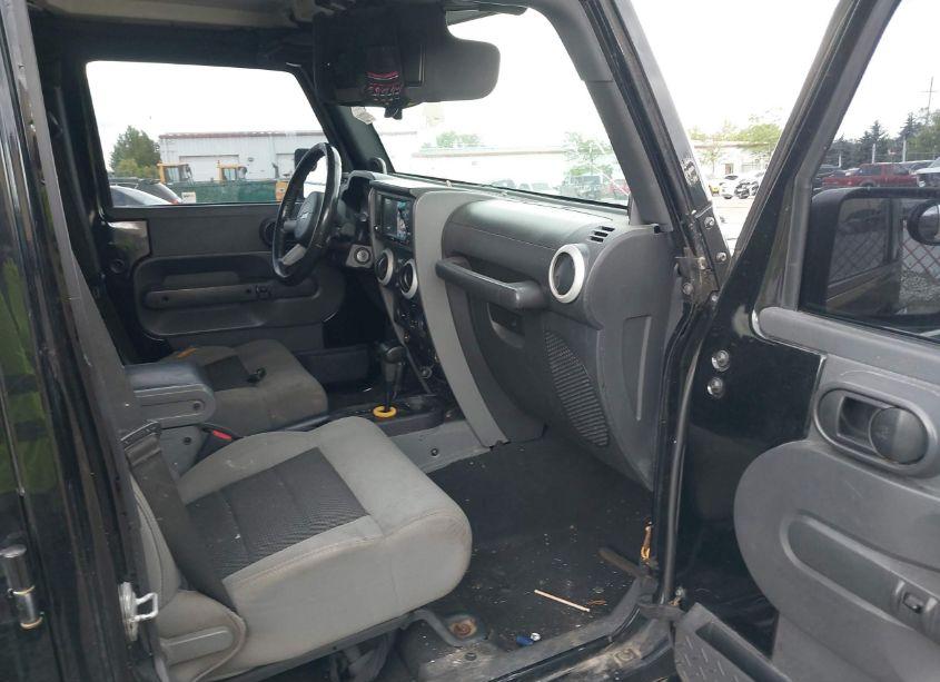 Photo 5 of 2010 Jeep Wrangler UNLIMITED SAHARA (VIN 1J4HA5H16AL171064)