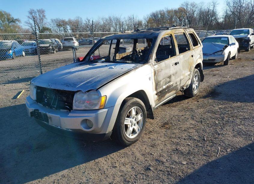 Photo 2 of 2005 Jeep Grand CHEROKEE LAREDO (VIN 1J4HR48N05C627975)