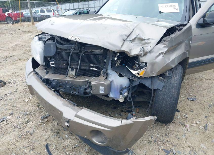 Photo 6 of 2006 Jeep Grand CHEROKEE LAREDO (VIN 1J4HR48N26C210116)