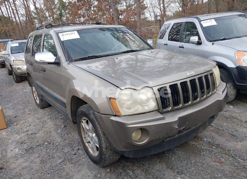 2005 Jeep Grand CHEROKEE LAREDO (VIN 1J4HR48N35C535663) main photo