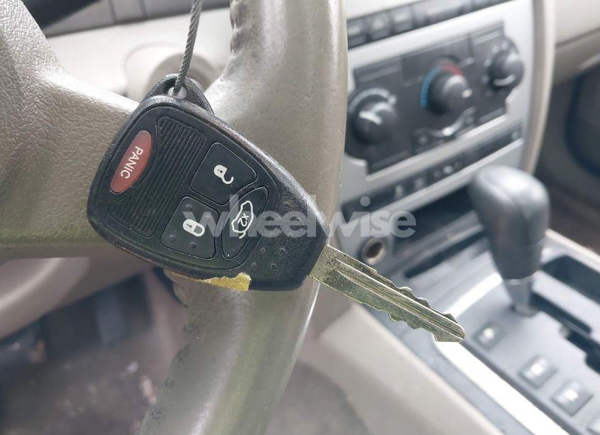 Photo 11 of 2005 Jeep Grand CHEROKEE LAREDO (VIN 1J4HR48N35C647637)